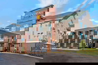 La Quinta Inn  Suites by Wyndham Lebanon