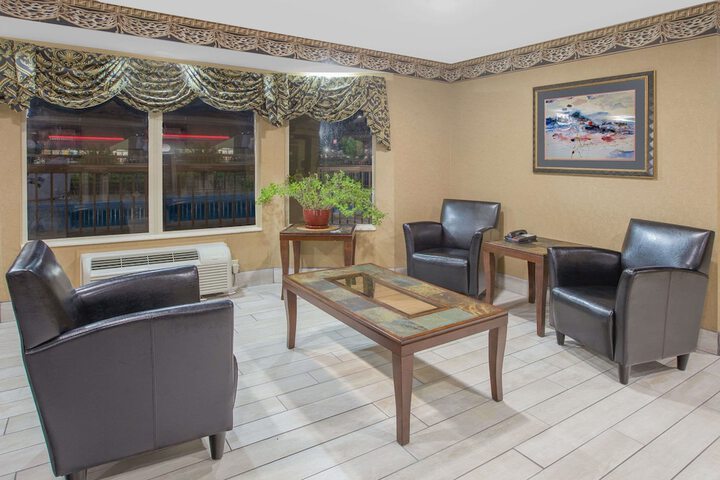 Days Inn & Suites By Wyndham Pine Bluff - thumb 4