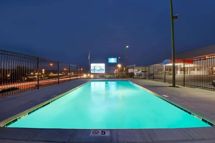 Days Inn By Wyndham Independence - thumb 1