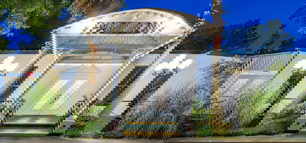 Historic Michabelle Inn - thumb 1