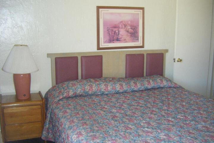 Copper Cactus Inn - thumb 2