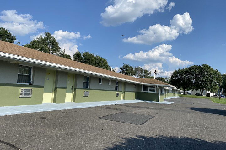 Red Carpet Inn And Suites - thumb 1