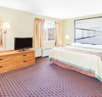 Super 8 by Wyndham Le Claire/Quad Cities - Accommodation Michigan