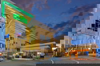 La Quinta Inn  Suites by Wyndham Elk City