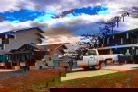 Eagle's Den Suites at Carrizo Springs