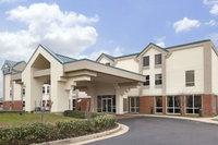 Days Inn  Suites by Wyndham Ridgeland