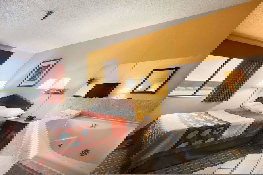 Super 8 By Wyndham Brookville - thumb 1