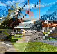 La Quinta Inn  Suites by Wyndham Pomona - Accommodation Michigan