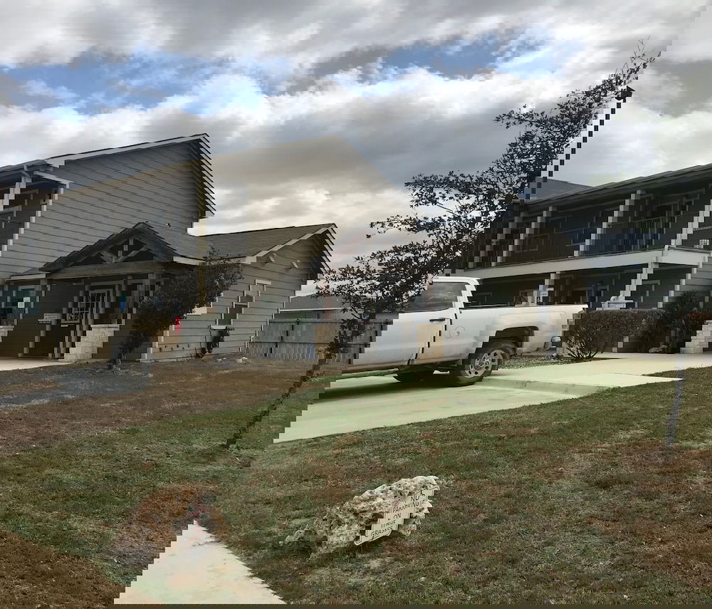 Eagle's Den Suites At Kenedy - thumb 1