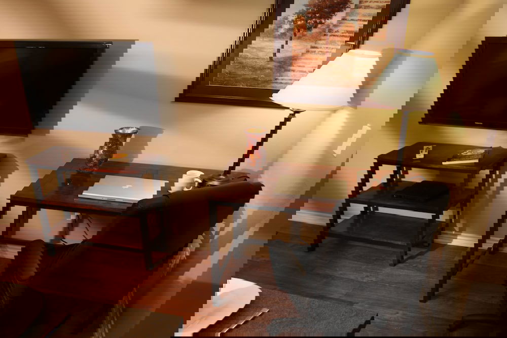 Eagle's Den Suites At Kenedy - thumb 6