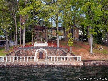 Hamilton House Estate - thumb 0