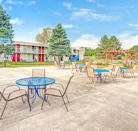 Travelodge by Wyndham Adrian - Accommodation Michigan