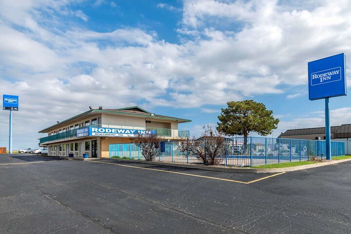 Rodeway Inn - thumb 1