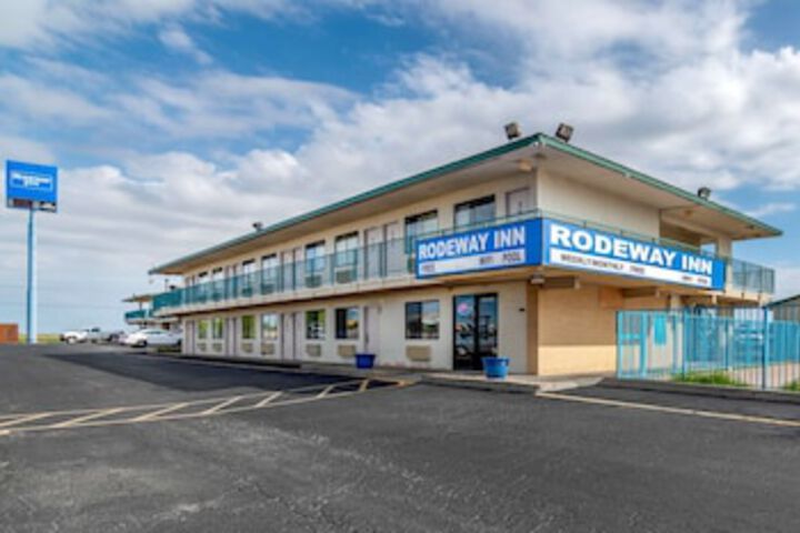 Rodeway Inn - thumb 0