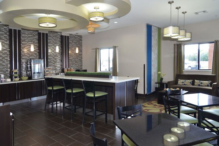 Quality Inn & Suites Kenedy - Karnes City - thumb 3