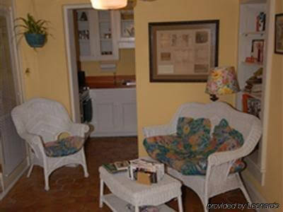 Joans On Jones Bed & Breakfast - thumb 1