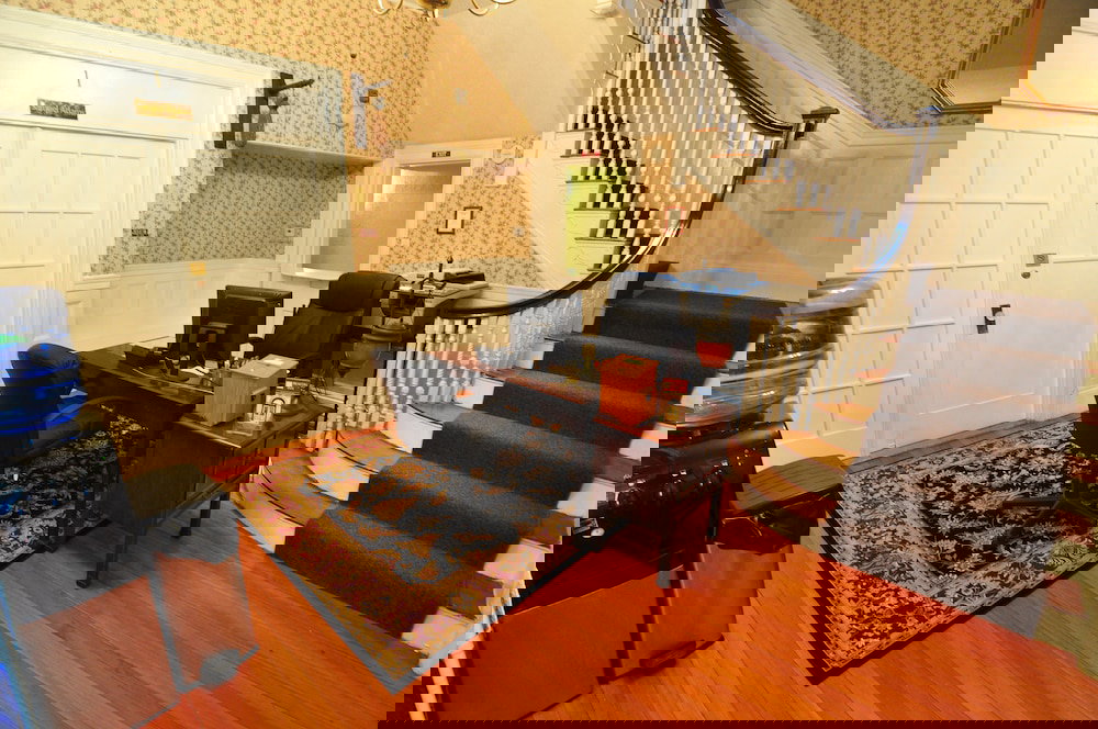 Beacon Inn 1750 - thumb 0