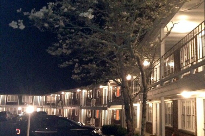 Craigville Beach Inn - thumb 4