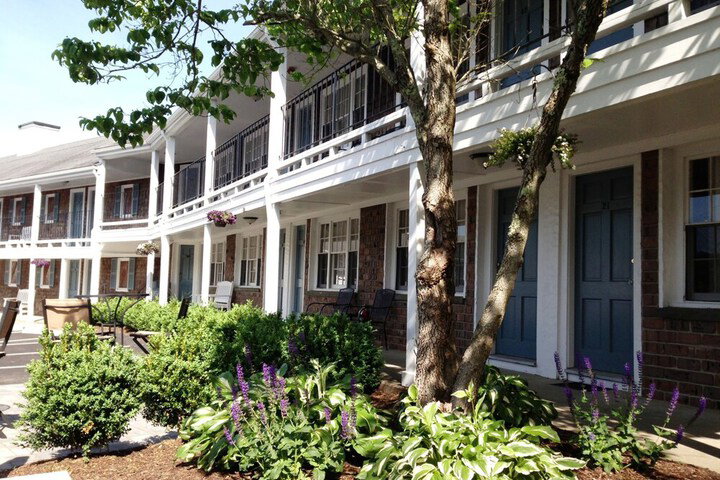 Craigville Beach Inn - thumb 3