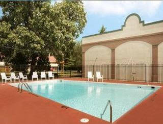 Days Inn Elkhart - thumb 1