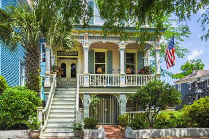 Catherine Ward House Inn - thumb 0