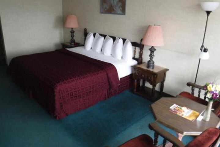 Colonial Mountain Inn - thumb 5