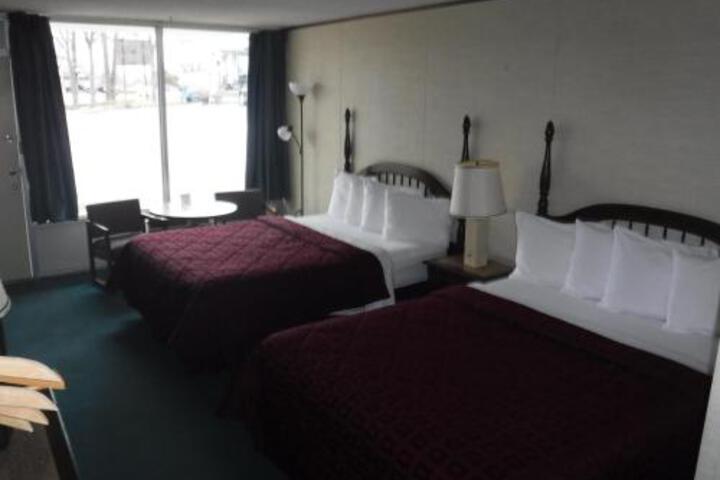 Colonial Mountain Inn - thumb 2