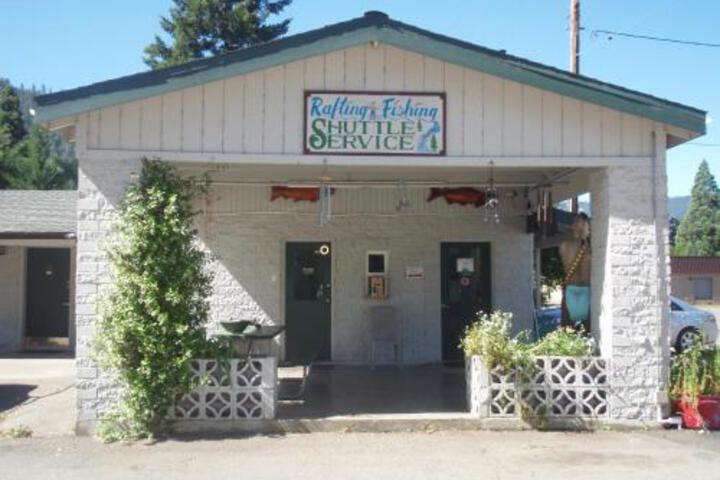 Forest Lodge Motel - thumb 0