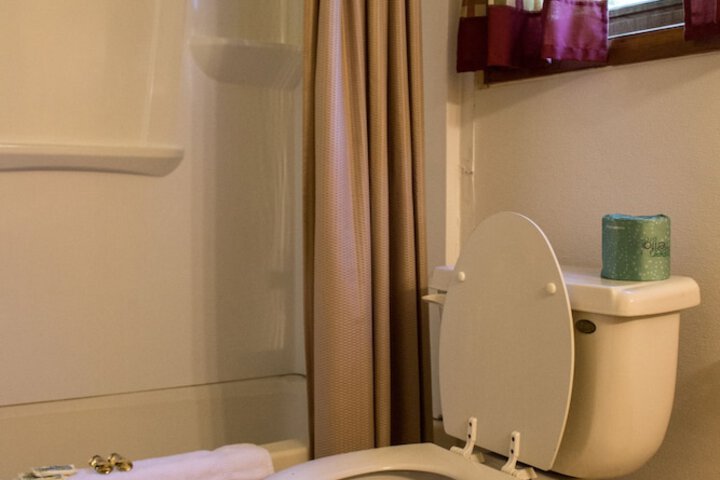 Fran Cove Motel - thumb 6