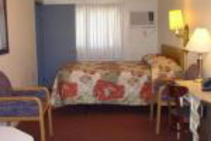 Hacienda Motel - thumb 0