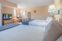 Shasta Pines Motel  Suites