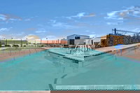 Days Inn  Suites by Wyndham Santa Rosa