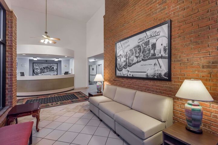 Super 8 By Wyndham Cornelia - thumb 2