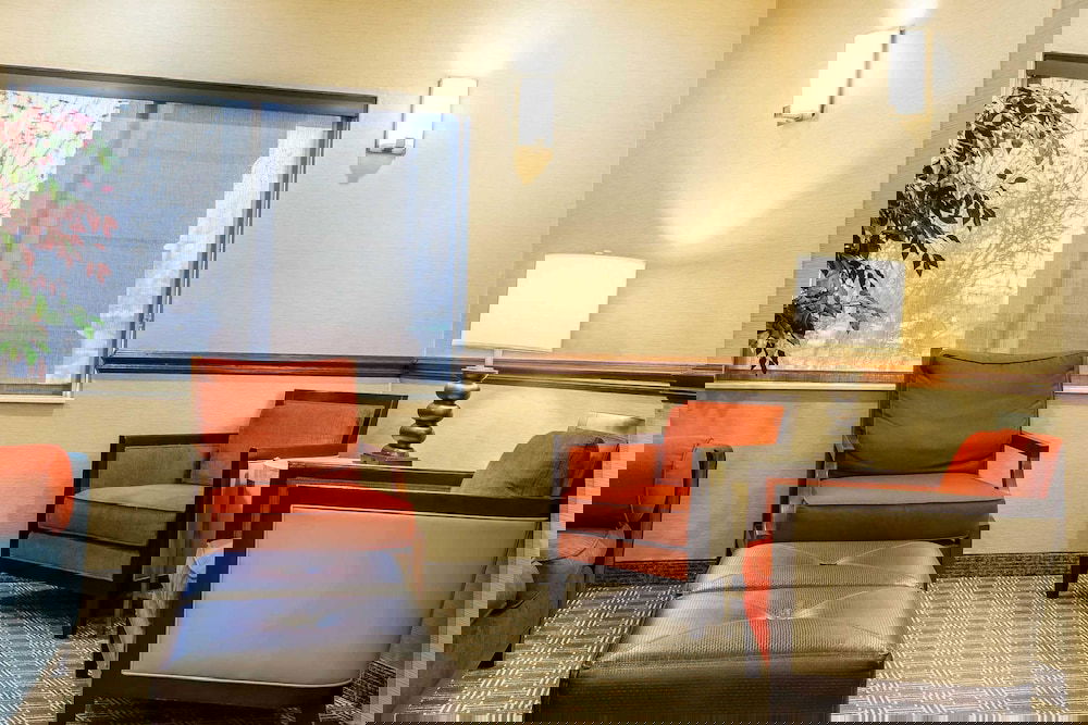 Comfort Inn & Suites East Moline Near I-80 - thumb 6