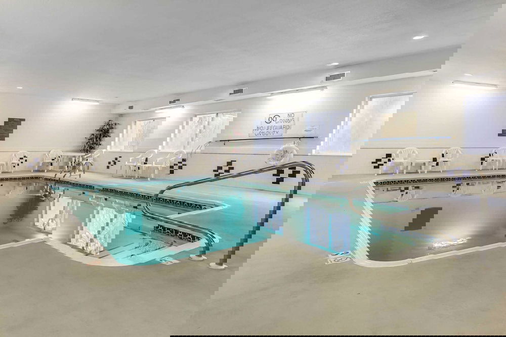 Comfort Inn & Suites East Moline Near I-80 - thumb 5