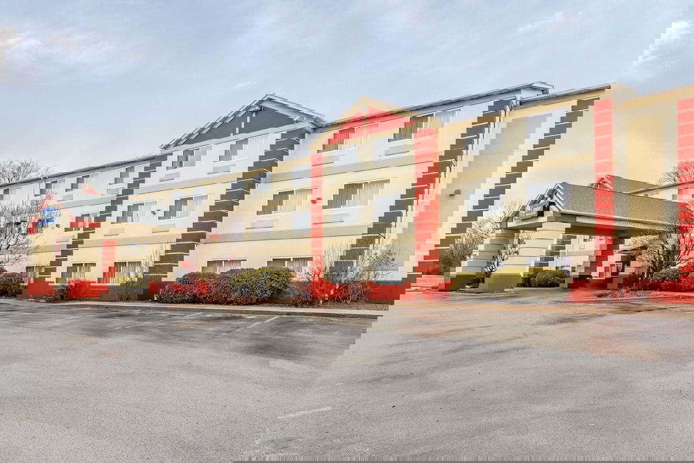 Comfort Inn & Suites East Moline Near I-80 - thumb 0