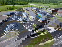 Days Inn  Suites by Wyndham Athens Alabama