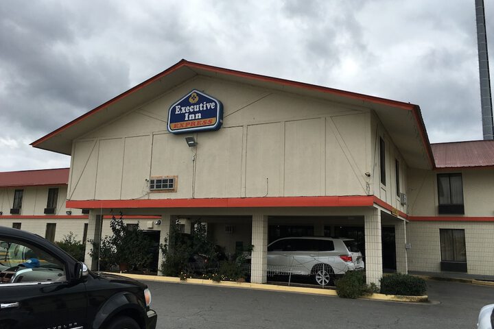 Executive Inn Pine Bluff - thumb 3