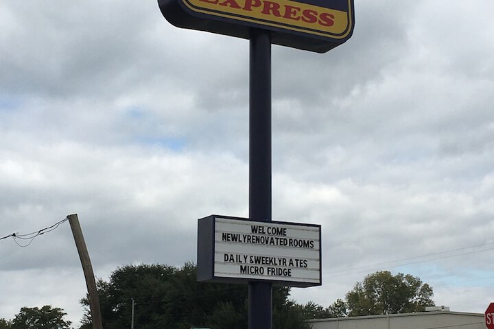 Executive Inn Pine Bluff - thumb 2