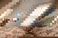 Topia Inn - An Organic Oasis