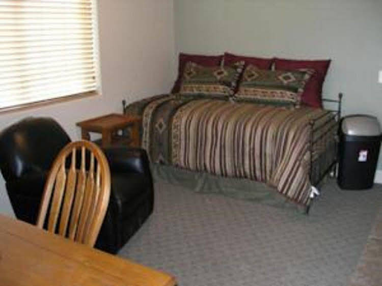 Centennial Suites - thumb 1