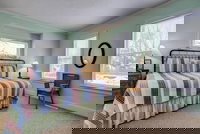 Captain's Cottage Suites