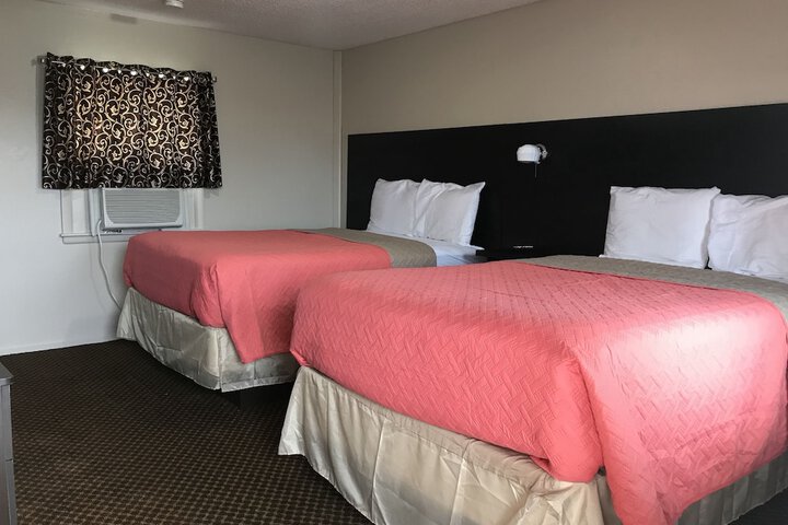 Laci's Country Inn - thumb 6