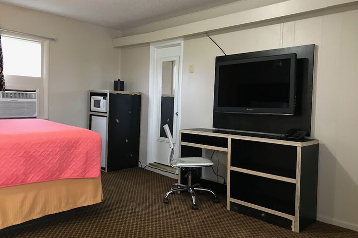 Laci's Country Inn - thumb 3