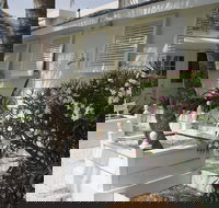 Bungalow Beach Resort - Accommodation Michigan