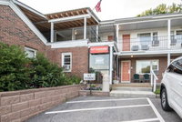 Econo Lodge Inn  Suites