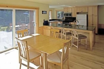 Pine Needle Meadows - thumb 3