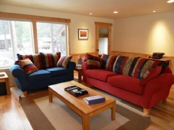 Pine Needle Meadows - thumb 2