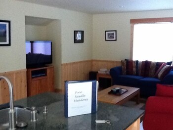 Pine Needle Meadows - thumb 6