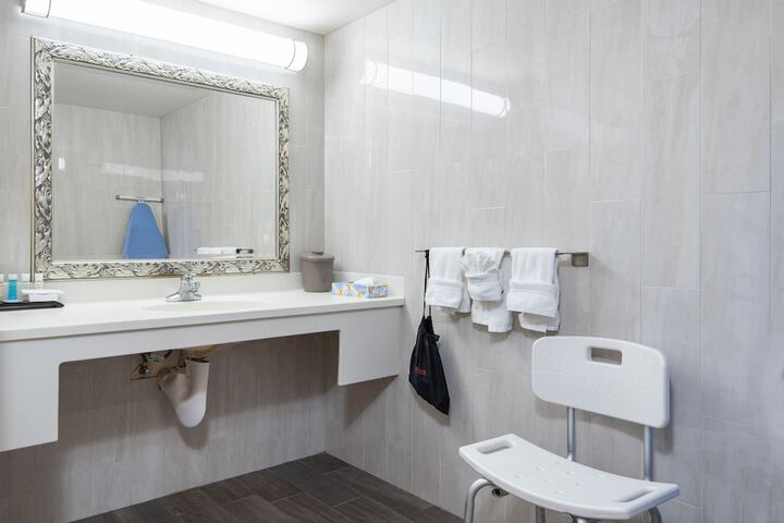 Atherton Park Inn & Suites - thumb 4